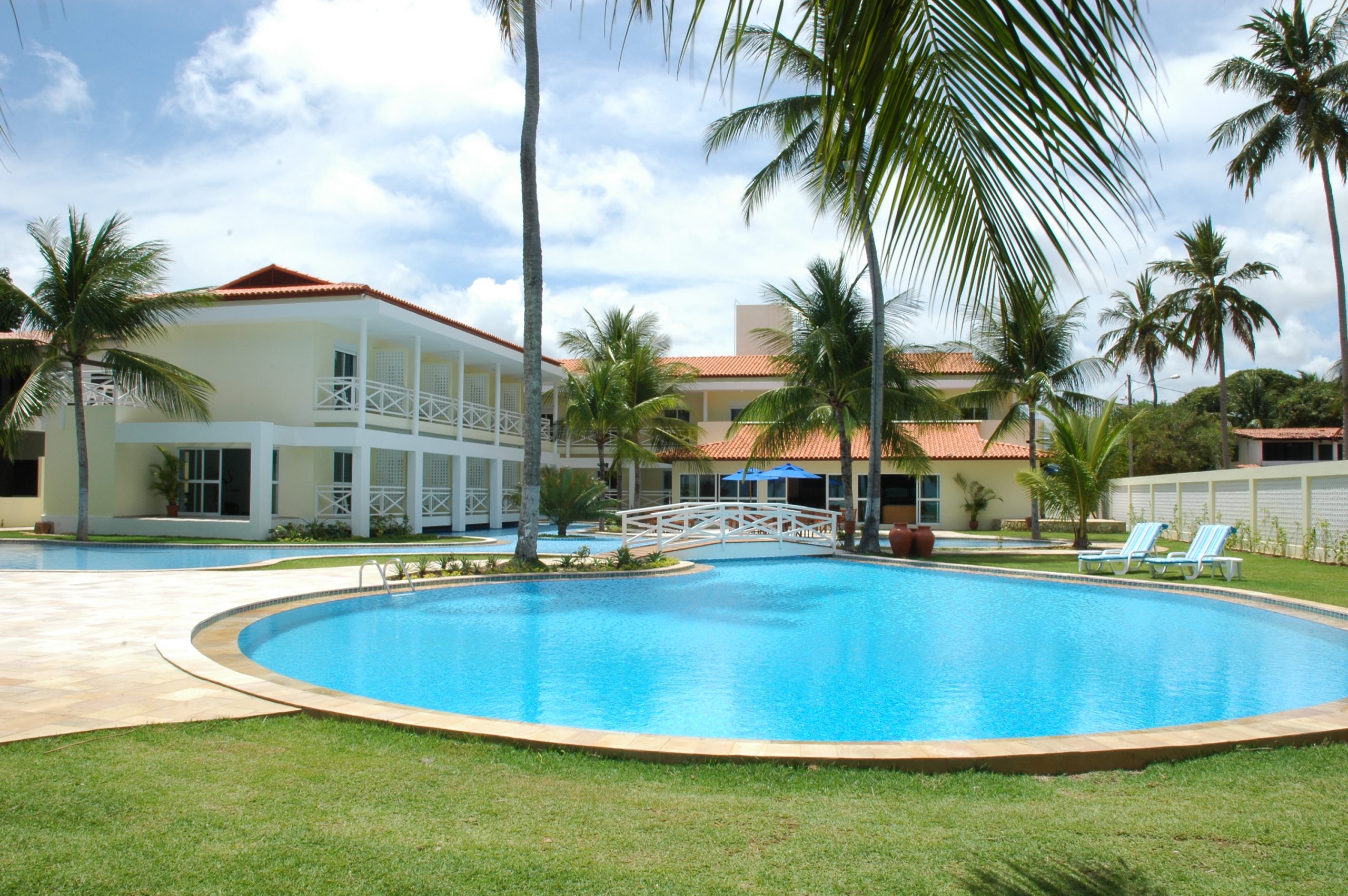 Baia Branca Beach Resort: Hotel com 31 quartos e piscina na área externa