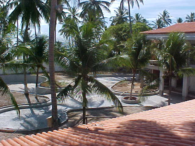 Baia Branca Beach Resort: Hotel com 31 quartos e piscina na área externa