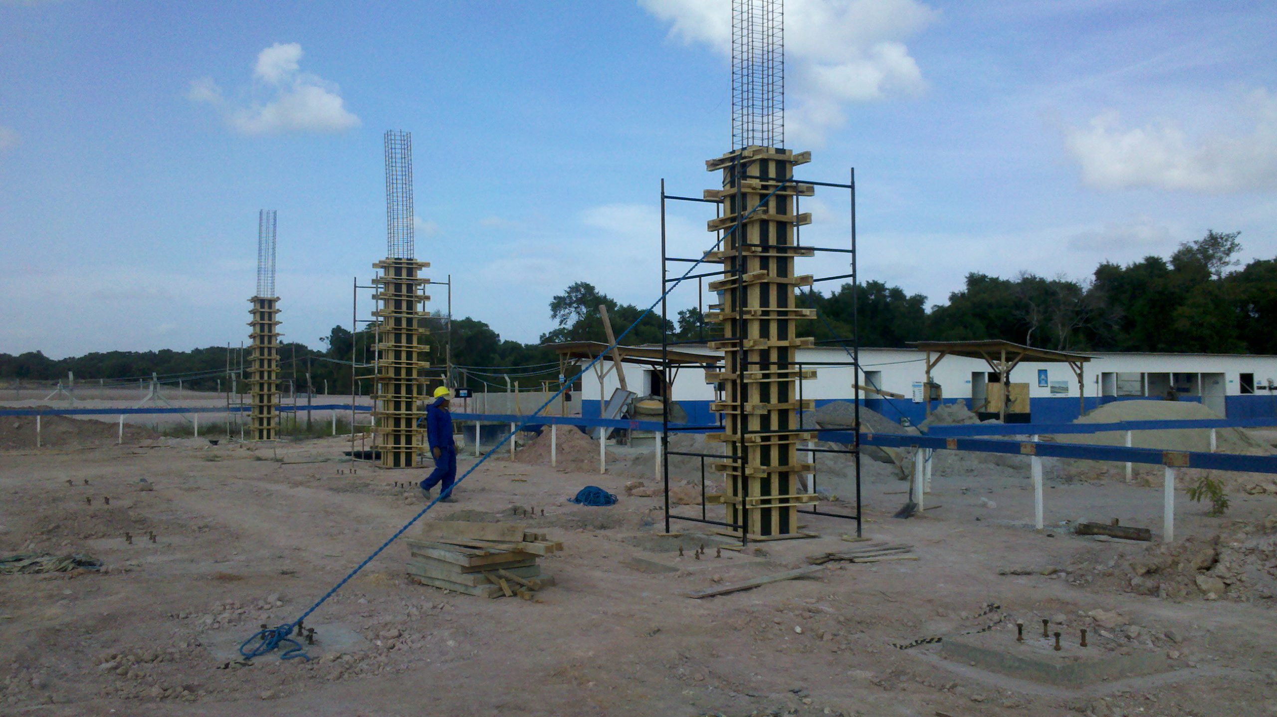 Navesa: Construção de concessionária