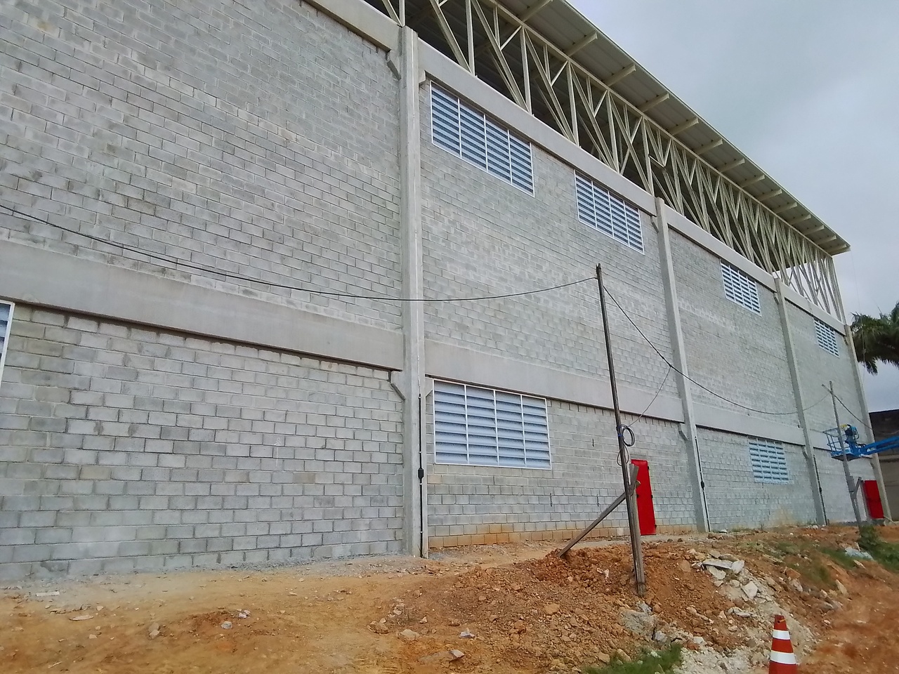 Indústrias Reunidas Raymundo da Fonte: Construção de Galpão de armazenamento