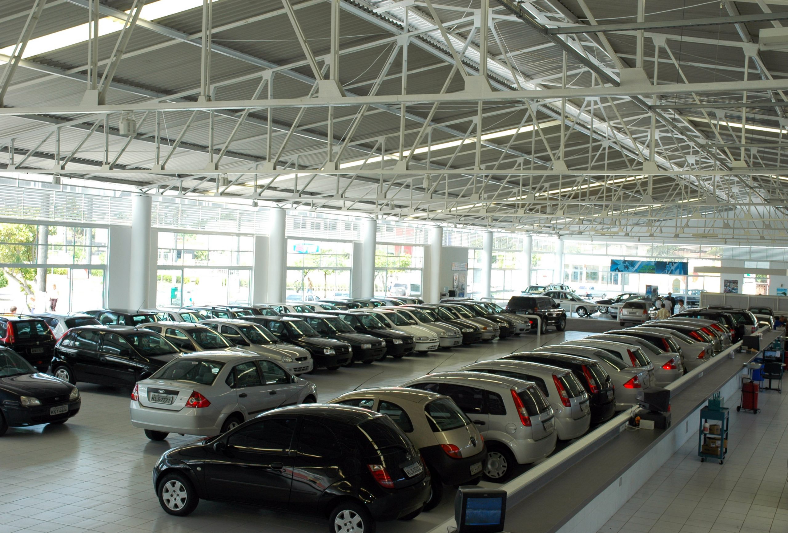 America Ford: Construção de Concessionária