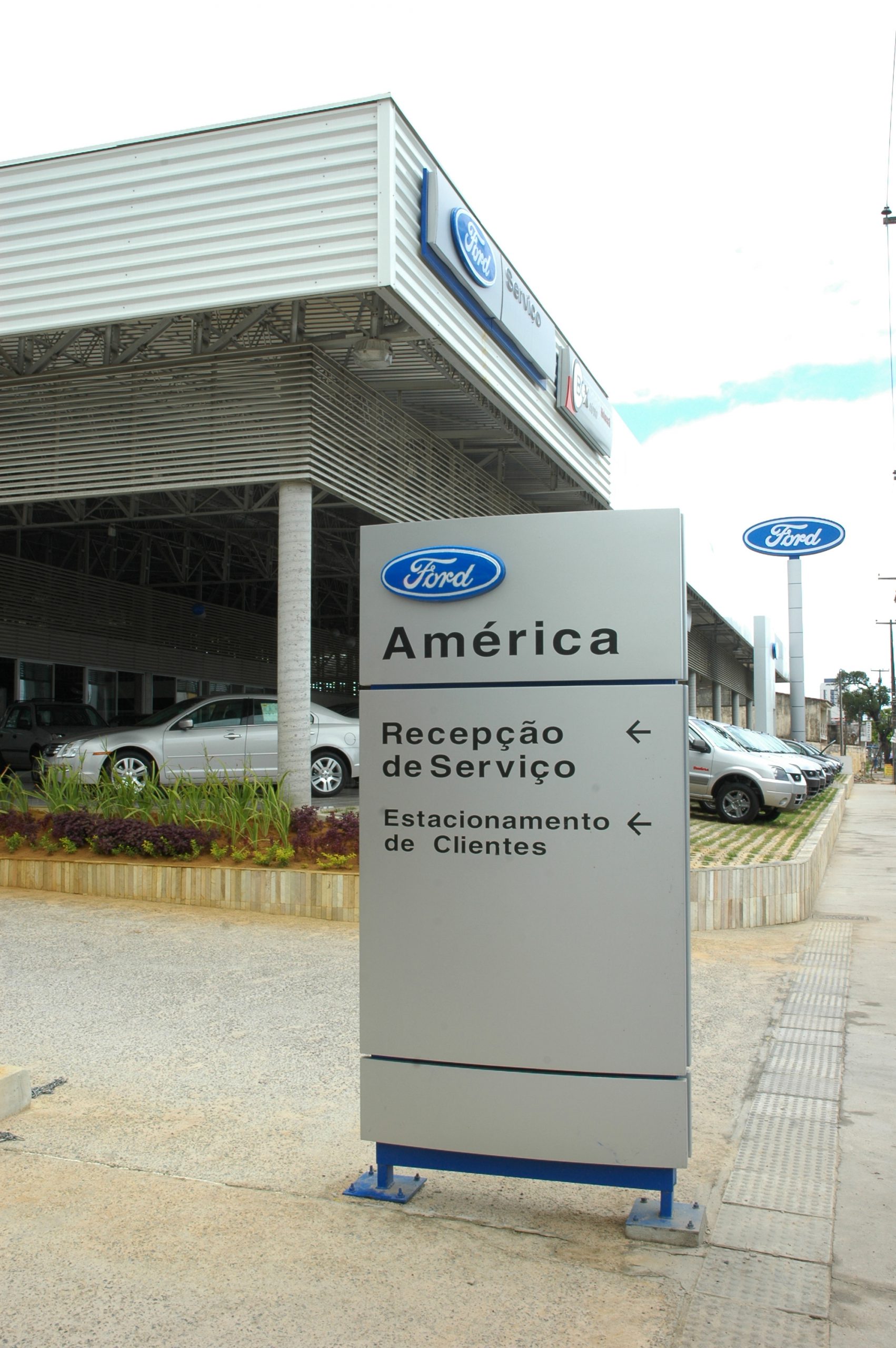 América Ford: Concessionária