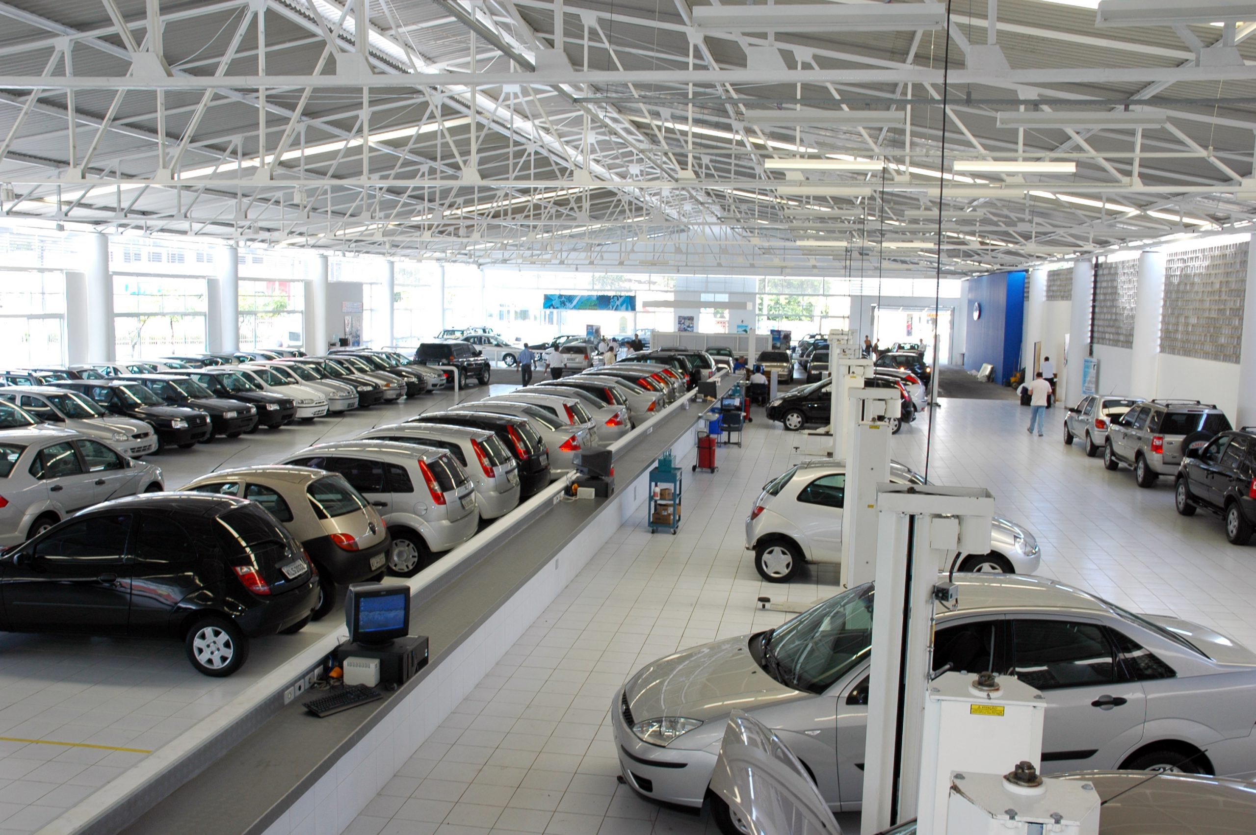 America Ford: Construção de Concessionária