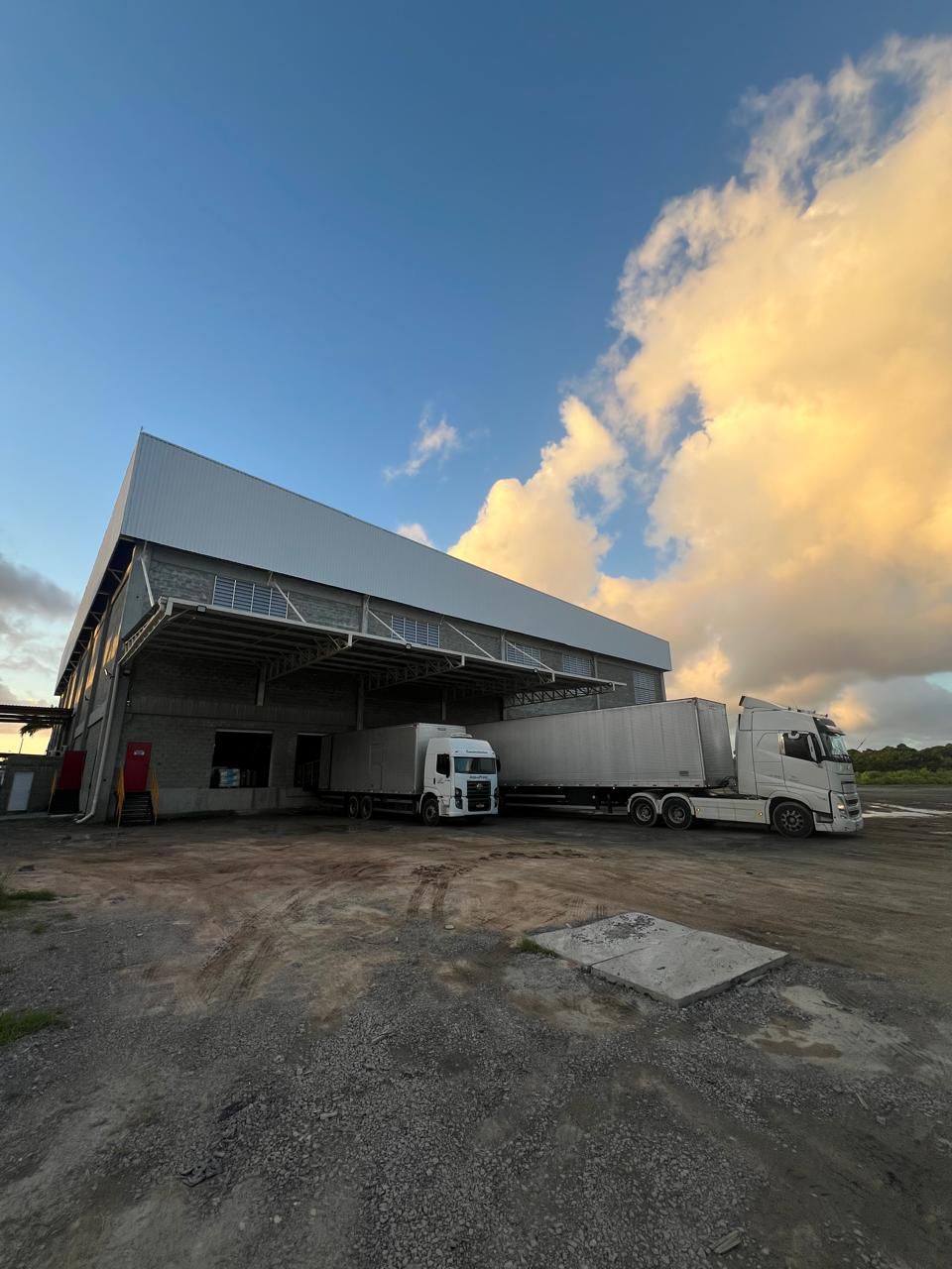Indústrias Reunidas Raymundo da Fonte: Construção de Galpão de armazenamento
