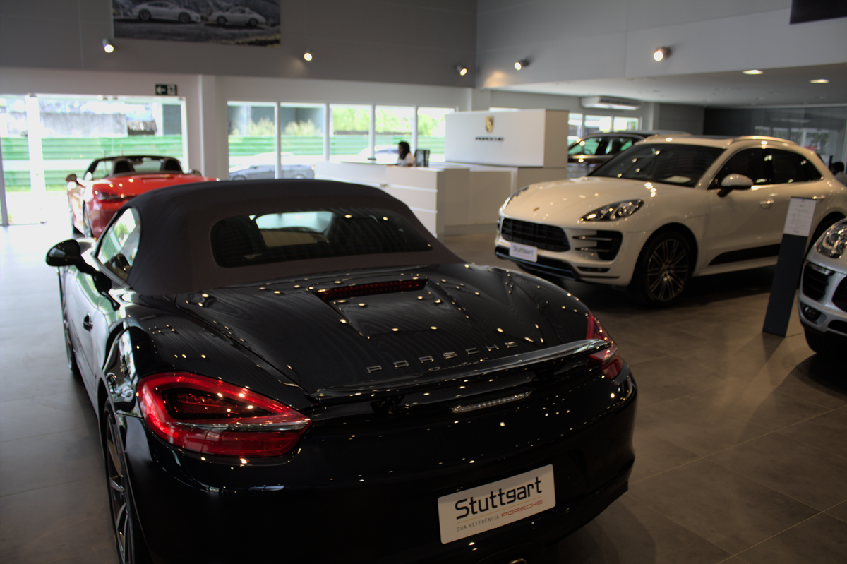 Porsche: Reforma de Galpão
