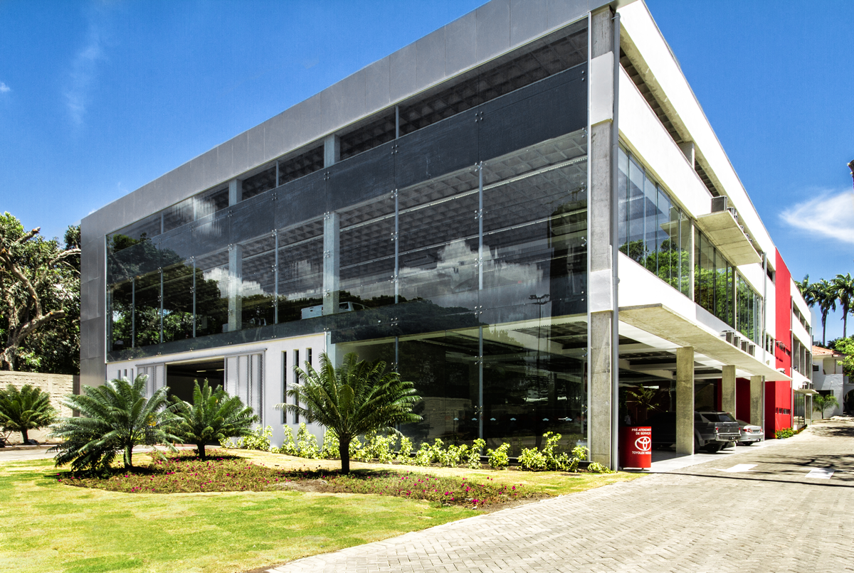 Toyolex Toyota: Retrofit do casarão e construção de prédio