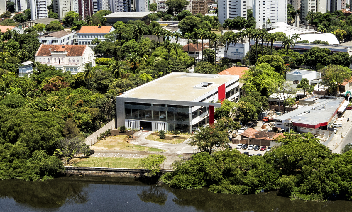 Toyolex Toyota: Retrofit do casarão e construção de prédio