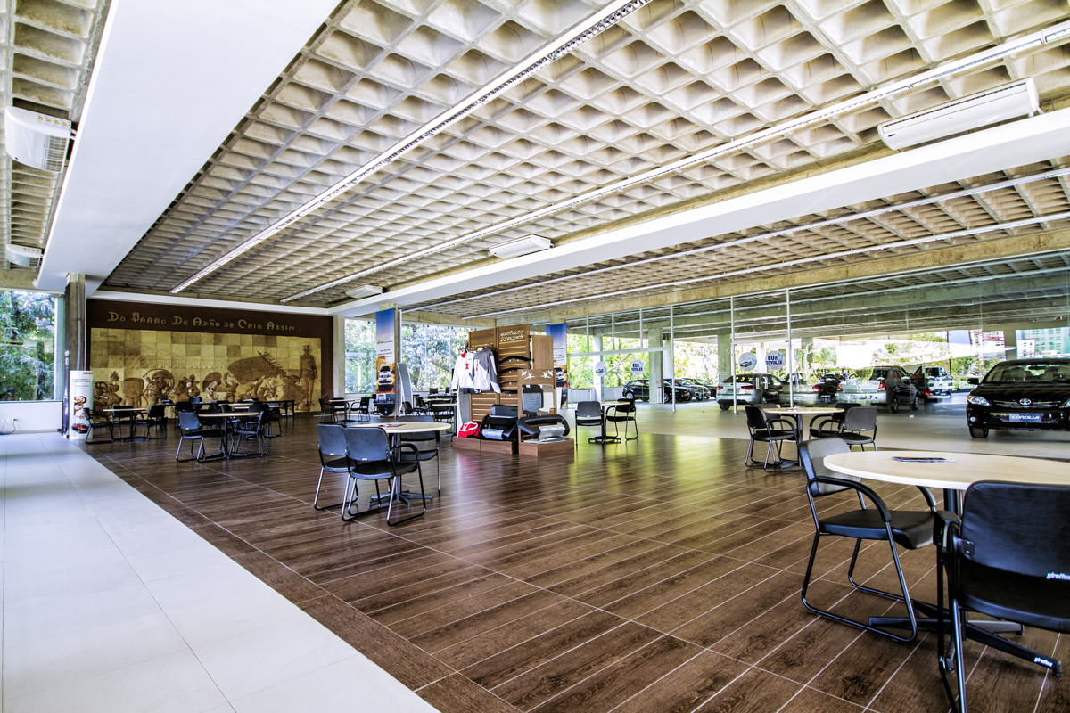 Toyolex Toyota: Retrofit do casarão e construção de prédio