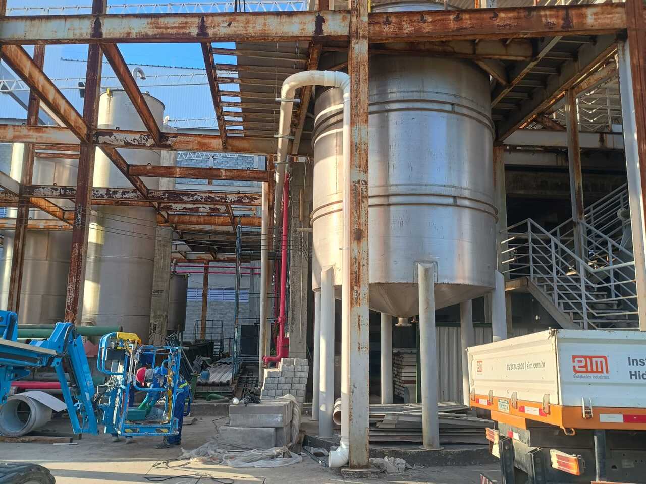 Indústrias Reunidas Raymundo da Fonte: Construção de Fábrica de Detergente em pó